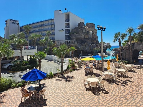 Days Inn by Wyndham Panama City Beach/Ocean Front - image 17