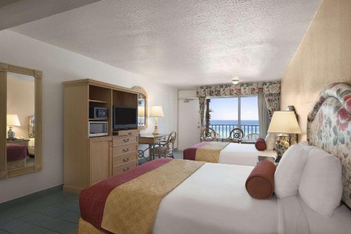 Days Inn by Wyndham Panama City Beach/Ocean Front - image 25
