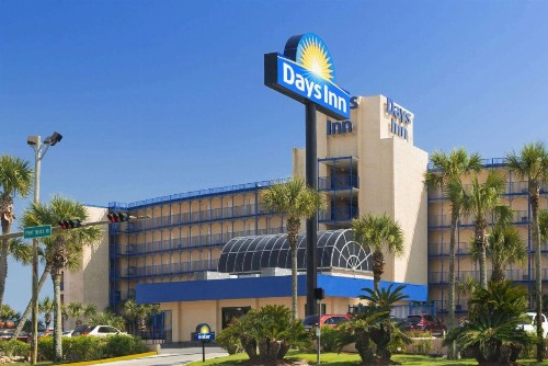 Days Inn by Wyndham Panama City Beach/Ocean Front - image 30