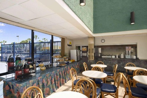 Days Inn by Wyndham Panama City Beach/Ocean Front - image 31
