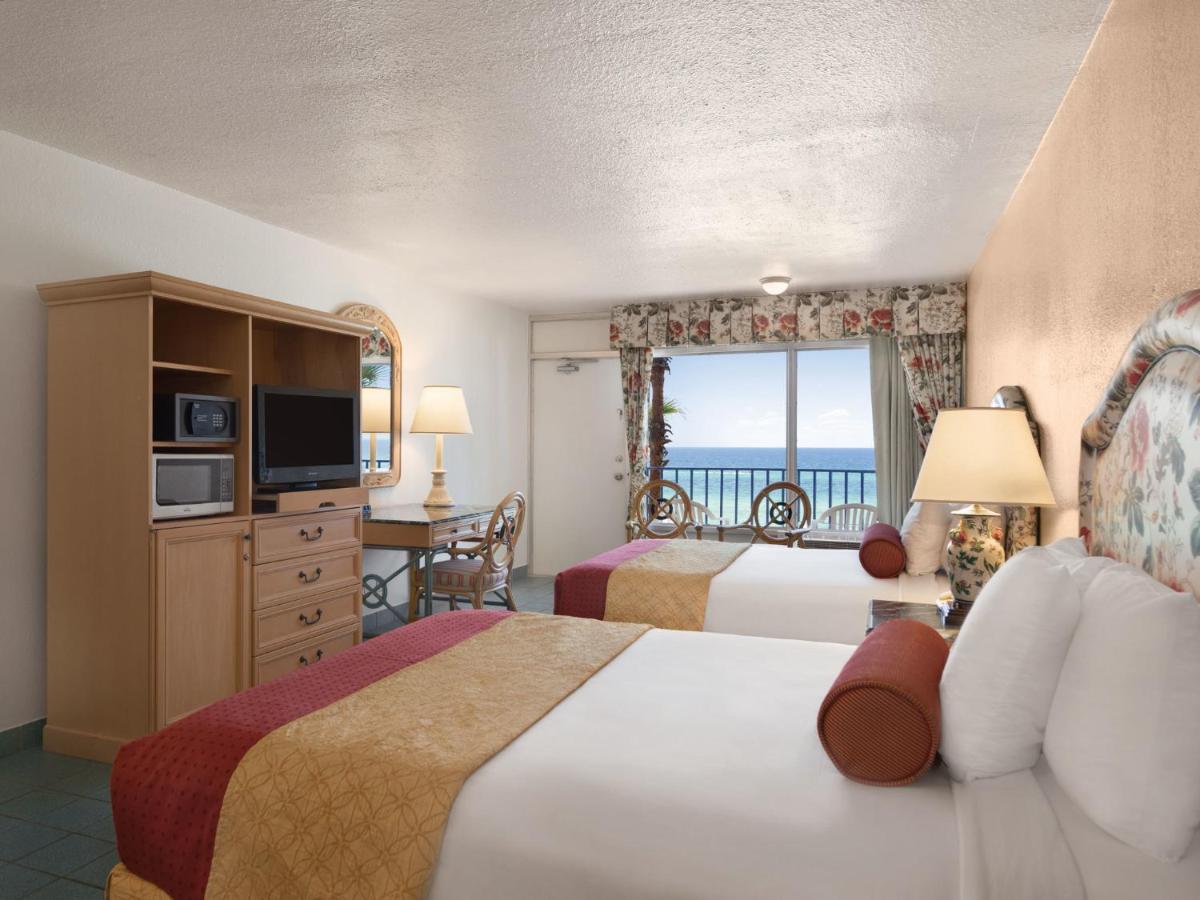 Days Inn by Wyndham Panama City Beach/Ocean Front - image 4