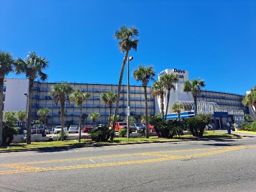 Days Inn by Wyndham Panama City Beach/Ocean Front - image 8