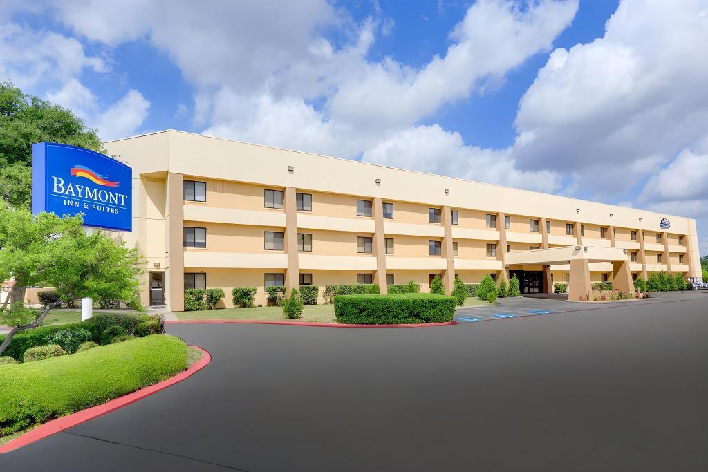 Baymont by Wyndham Panama City Beach - main image