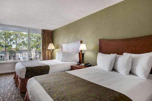 Baymont by Wyndham Panama City Beach - image 10