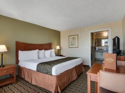 Baymont by Wyndham Panama City Beach - image 9