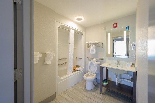 Hawthorn Suites by Wyndham Panama City Beach FL - image 11