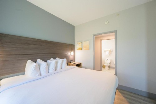 Hawthorn Suites by Wyndham Panama City Beach FL - image 16