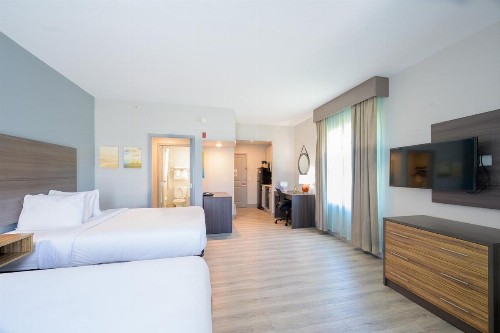 Hawthorn Suites by Wyndham Panama City Beach FL - image 2