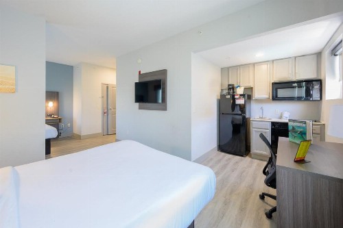 Hawthorn Suites by Wyndham Panama City Beach FL - image 42