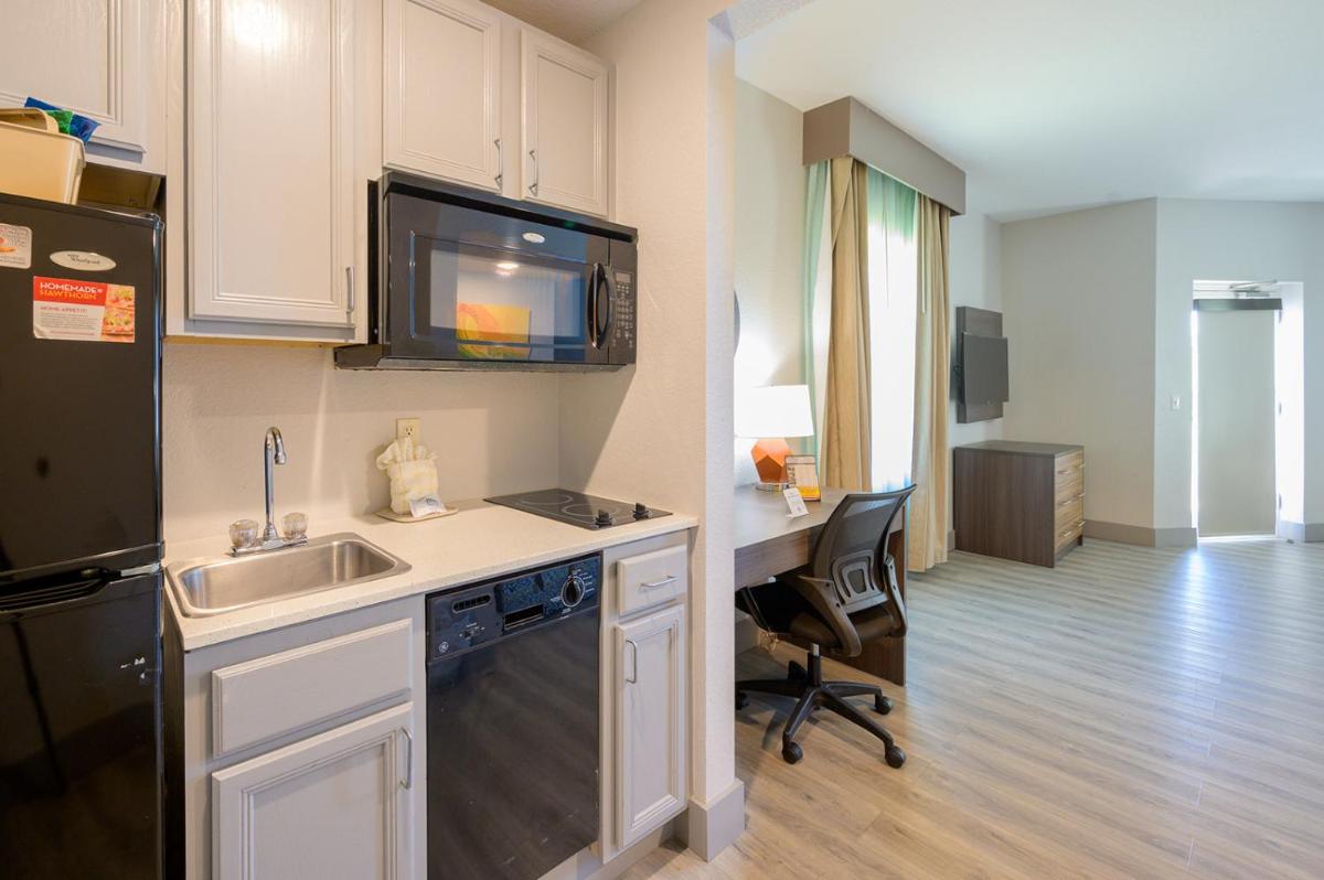 Hawthorn Suites by Wyndham Panama City Beach FL - image 6