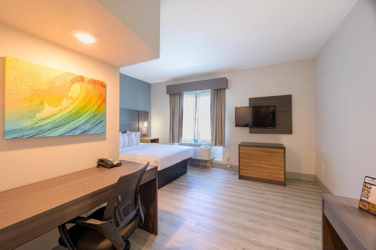Hawthorn Suites by Wyndham Panama City Beach FL - image 7