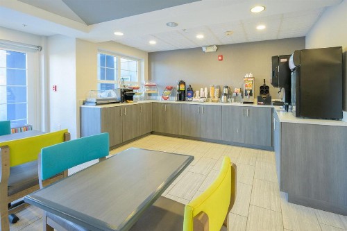 Hawthorn Suites by Wyndham Panama City Beach FL - image 9