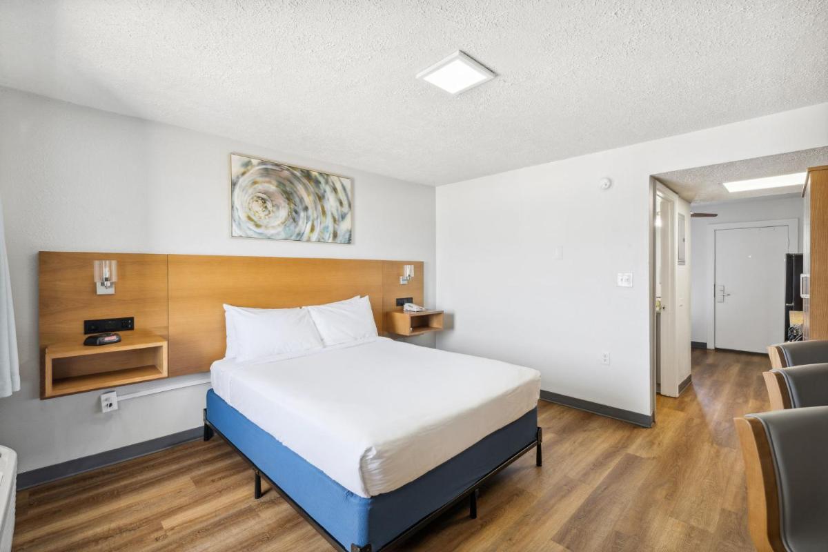 Sugar Sands Inn & Suites Panama City Beach - image 3