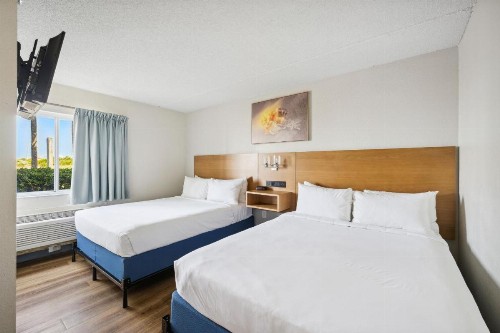 Sugar Sands Inn & Suites Panama City Beach - image 4