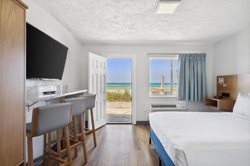 Sugar Sands Inn & Suites Panama City Beach - image 7