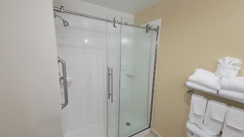 Sleep Inn & Suites Panama City Beach - image 2