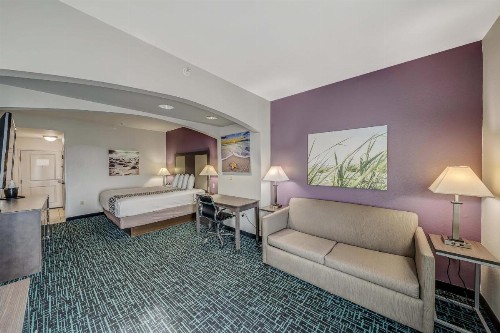 La Quinta by Wyndham PCB Pier Park area - image 20