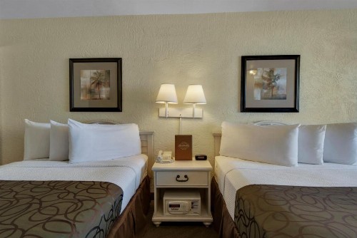 Ramada by Wyndham Panama City Beach / Beachfront - image 9