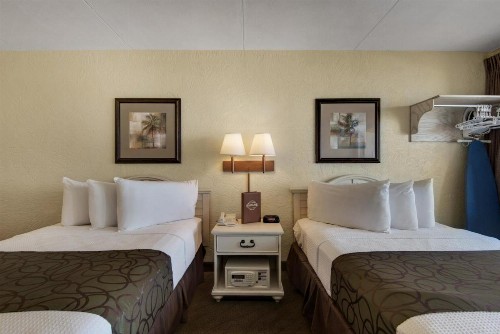 Ramada by Wyndham Panama City Beach / Beachfront - image 6