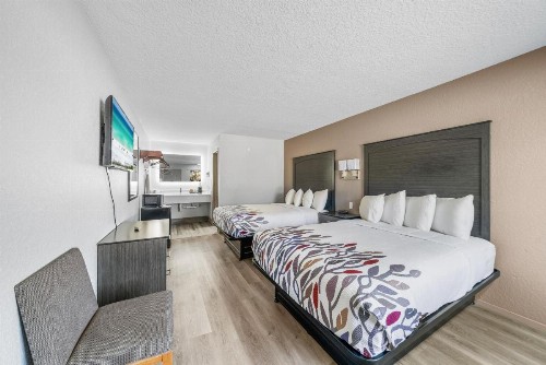Executive Inn - Panama City Beach - image 7