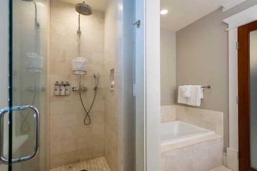 The Pearl Hotel - image 13
