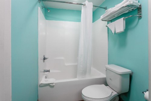 Bikini Beach Resort - image 21