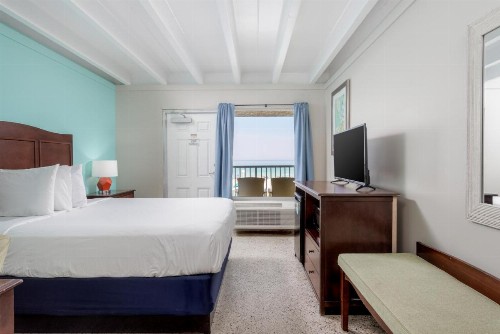 Bikini Beach Resort - image 25