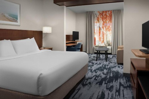 Fairfield Inn & Suites by Marriott Panama City Beach - image 10