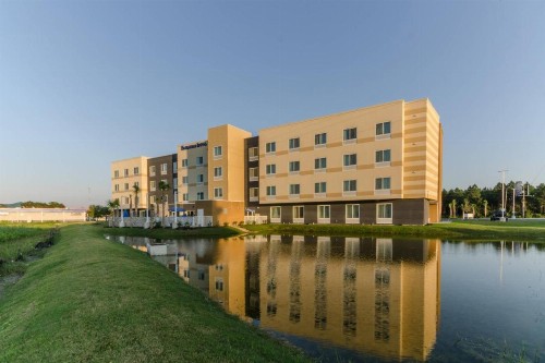Fairfield Inn & Suites by Marriott Panama City Beach - image 2