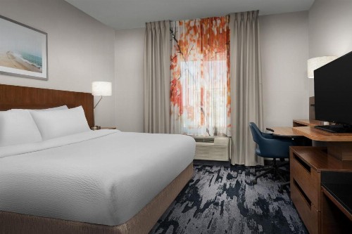 Fairfield Inn & Suites by Marriott Panama City Beach - image 7