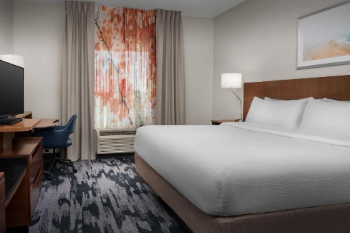 Fairfield Inn & Suites by Marriott Panama City Beach - image 9