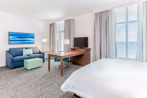 Hampton Inn & Suites Panama City Beach-Beachfront - image 2