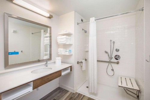 Hampton Inn & Suites Panama City Beach-Beachfront - image 27