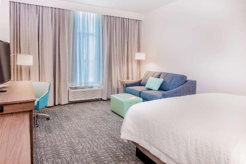 Hampton Inn & Suites Panama City Beach-Beachfront - image 4