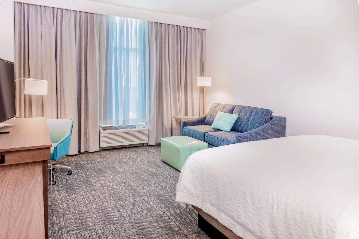 Hampton Inn & Suites Panama City Beach-Beachfront - image 4