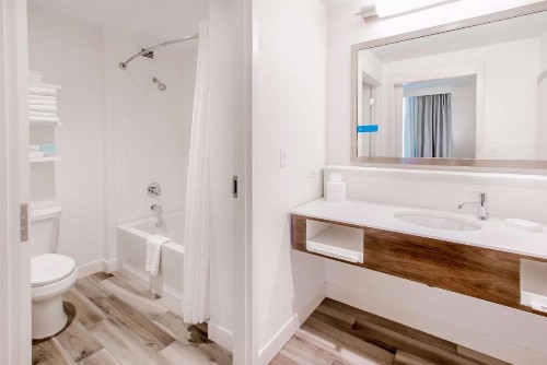 Hampton Inn & Suites Panama City Beach-Beachfront - image 46
