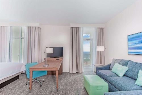 Hampton Inn & Suites Panama City Beach-Beachfront - image 6
