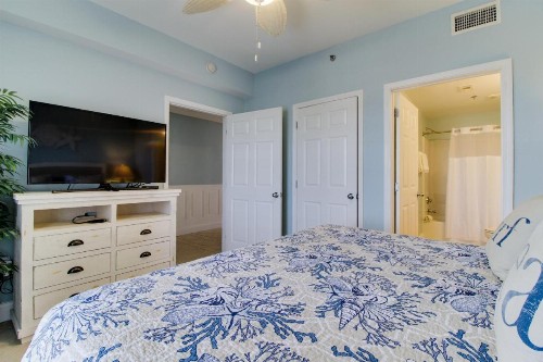 1404 Laketown Wharf - image 8