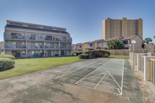 Endless Summer Condos - image 11