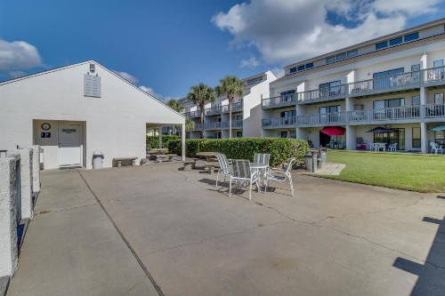 Endless Summer Condos - image 7