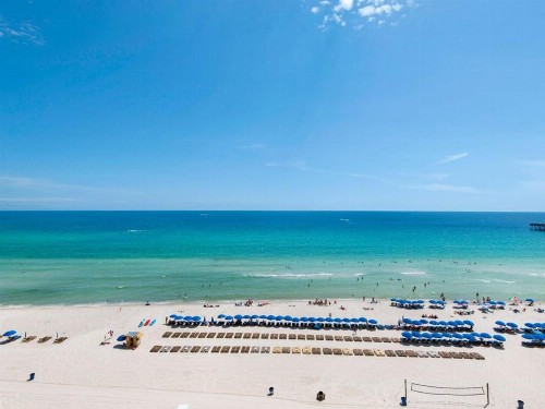 Calypso Beach Resort - image 1