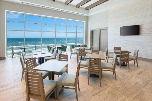 SpringHill Suites by Marriott Panama City Beach Beachfront - image 24