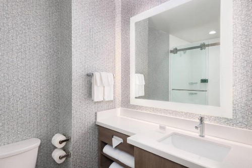 SpringHill Suites by Marriott Panama City Beach Beachfront - image 28