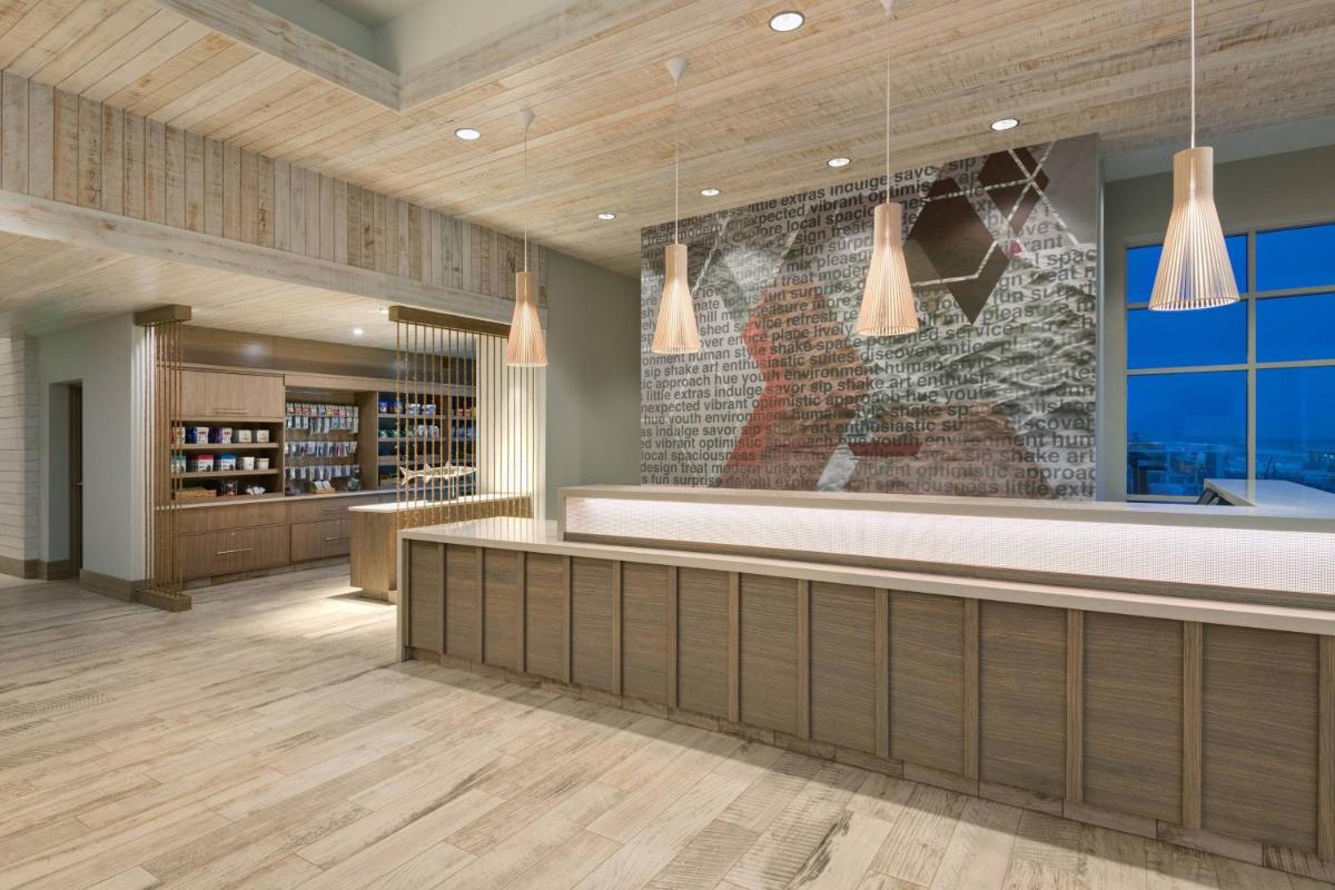 SpringHill Suites by Marriott Panama City Beach Beachfront - image 4
