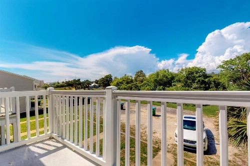 Deluna Court Getaway - image 1