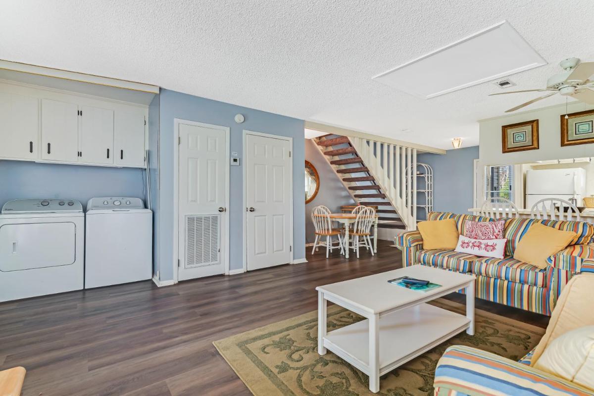Deluna Court Getaway - image 7