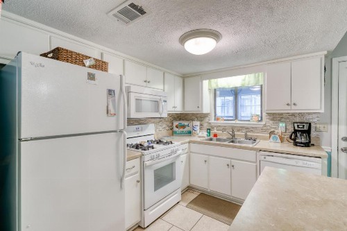 Gulf Highland: 149 Robin Ln - image 9