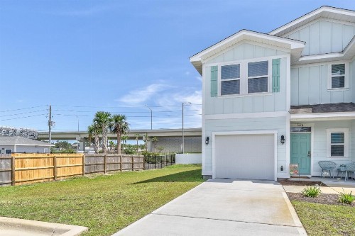 Pier Paradise - image 1