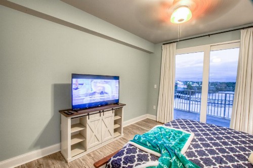 Laketown Wharf 429 By ZIA VR - image 20