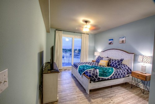 Laketown Wharf 429 By ZIA VR - image 3